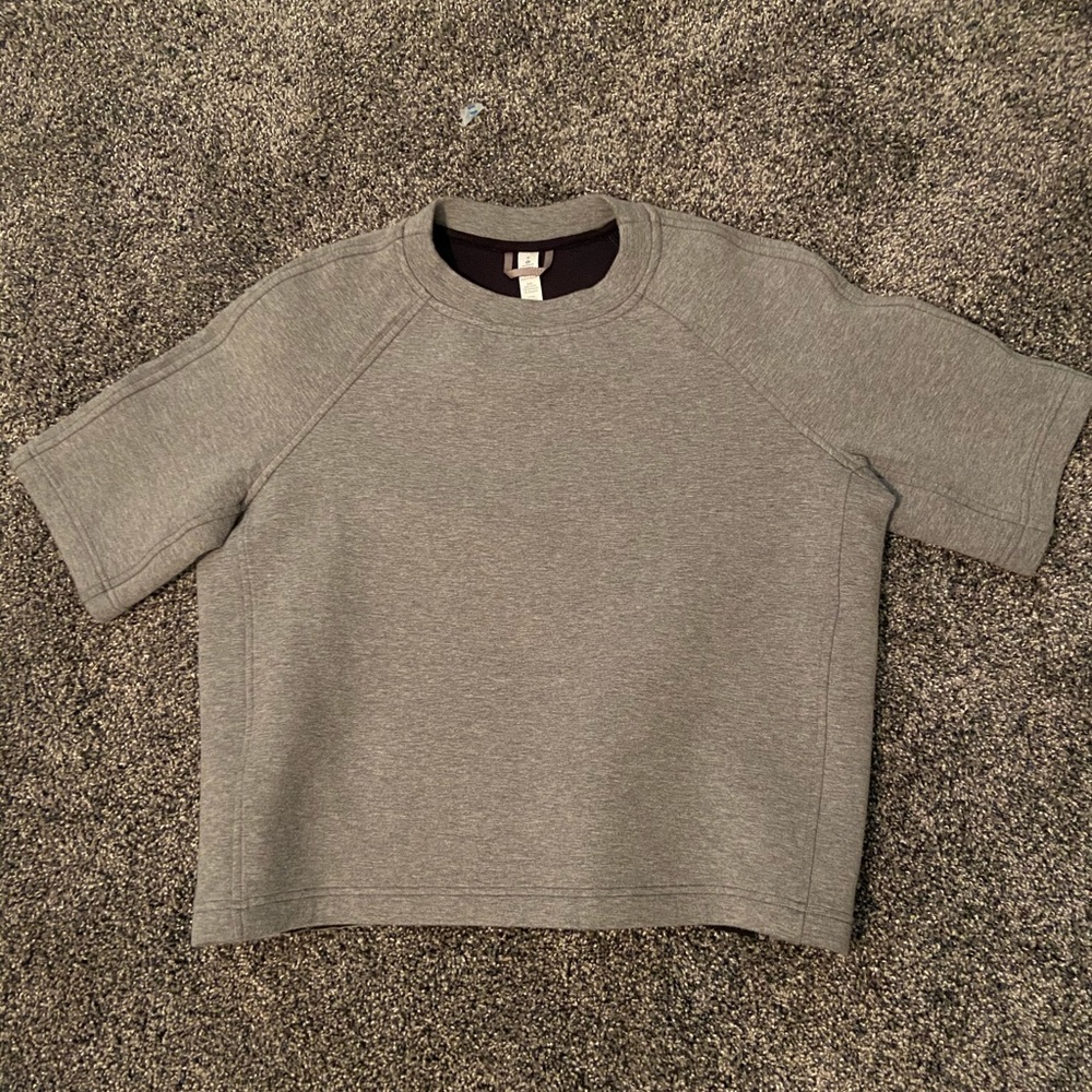 gray lululemon sweat shirt